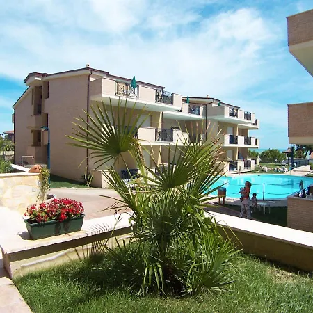 Apartment Locazione Turistica Green Bay Village - Pit171-8 Pineto